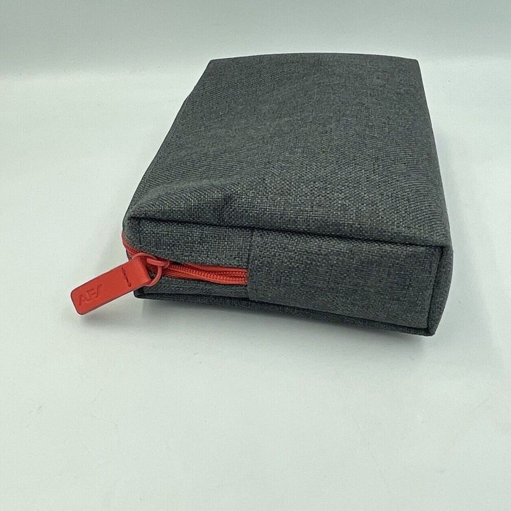 Travel Amenity Kit Red Eye Mask Earplugs Toothbrush Toothpaste Case New - Picture 8 of 15